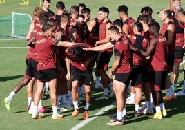 Fotos: Maxi Gómez ya entrena con sus compañeros en el Cádiz CF