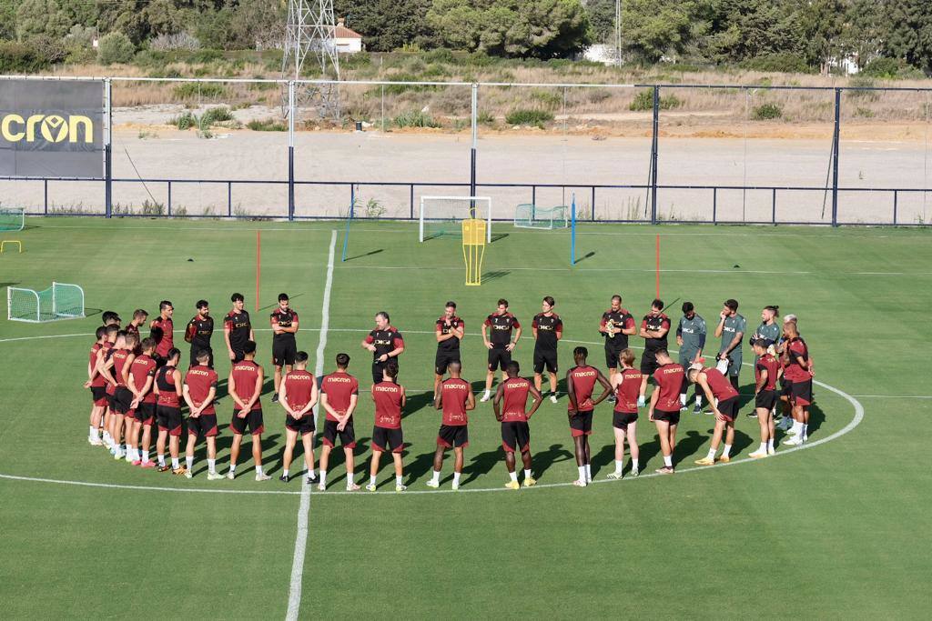 Fotos: Maxi Gómez ya entrena con sus compañeros en el Cádiz CF