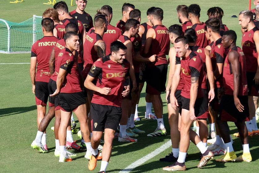 Fotos: Maxi Gómez ya entrena con sus compañeros en el Cádiz CF