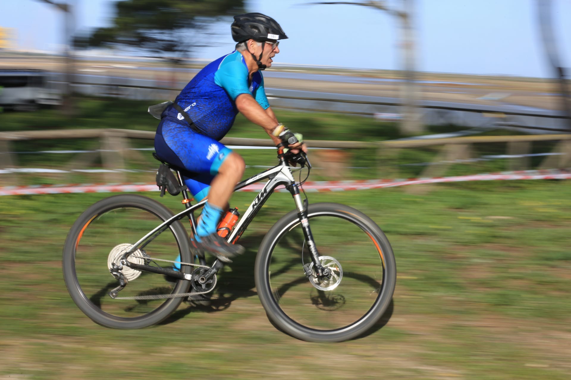 Fotos: Más de 120 duatletas en la I Duatlón Cros Villa de Puerto Real