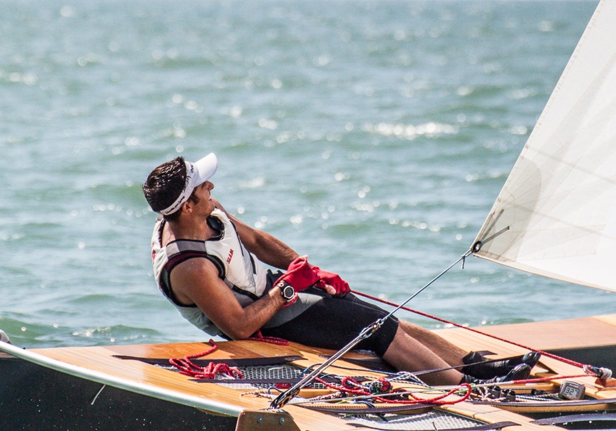 Carlos de Bricio, durante una de las pruebas de aguas de Rota