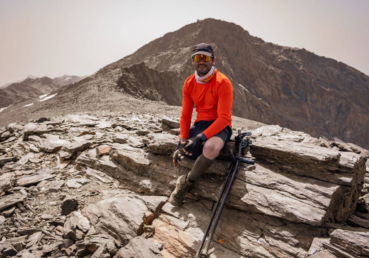 Marcos González durante su aventura en Sierra Nevada.