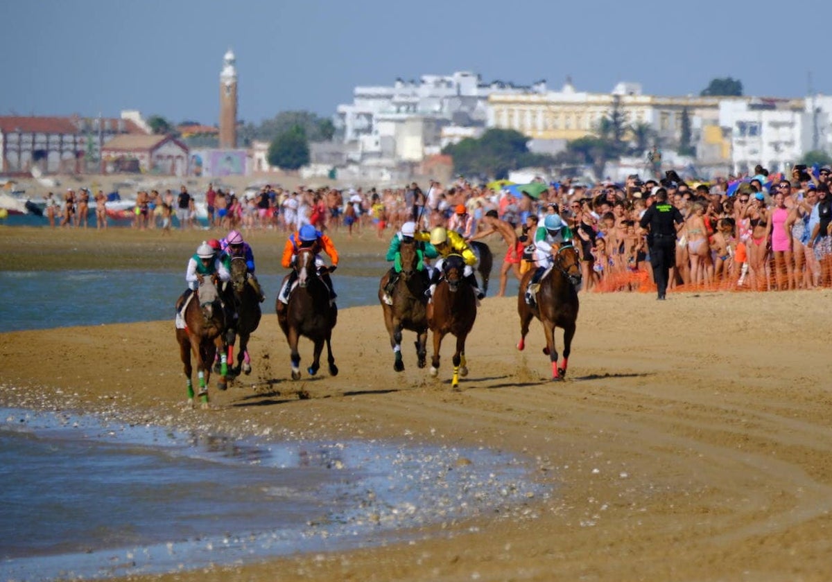 El primer ciclo de las Carreras de Caballos de Sanlúcar de Barrameda continúa en Las Piletas.