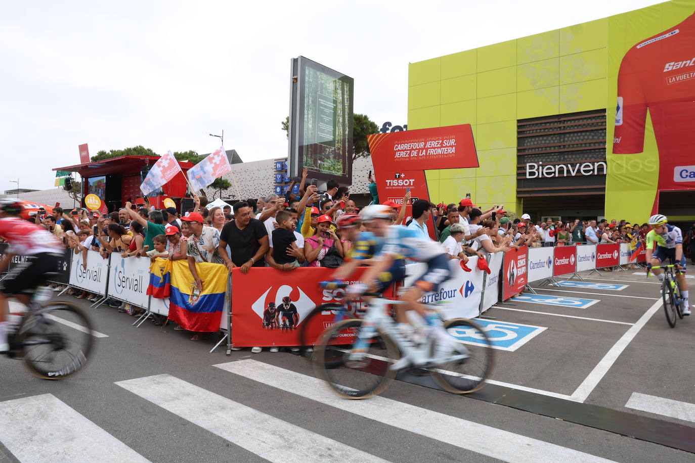 La salida de la sexta etapa de La Vuelta en imágenes