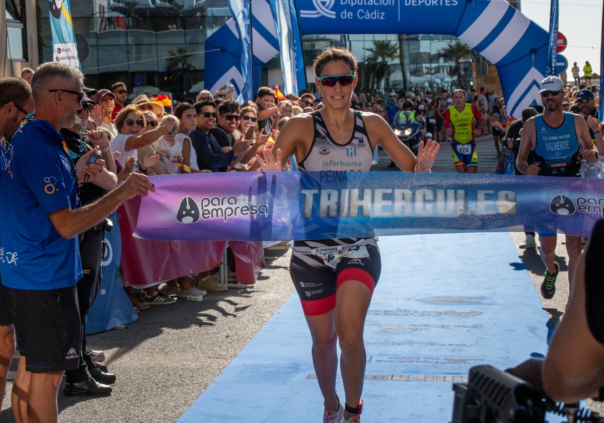 Irene Peinado se impone en la línea de meta