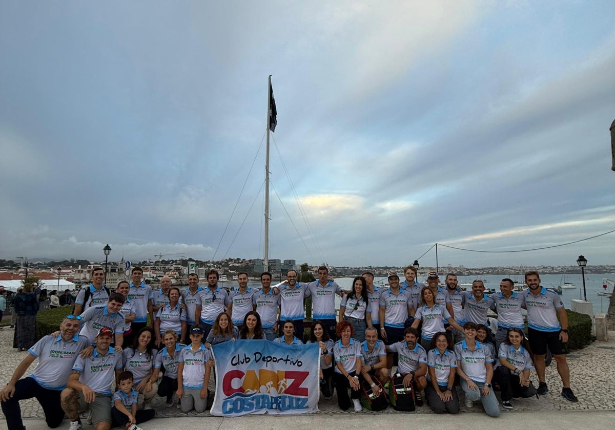 Los integrantes del CD Cádiz Costa de La Luz en Portugal