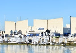 La ausencia de viento deja todo para el final en la Bahía de Cádiz