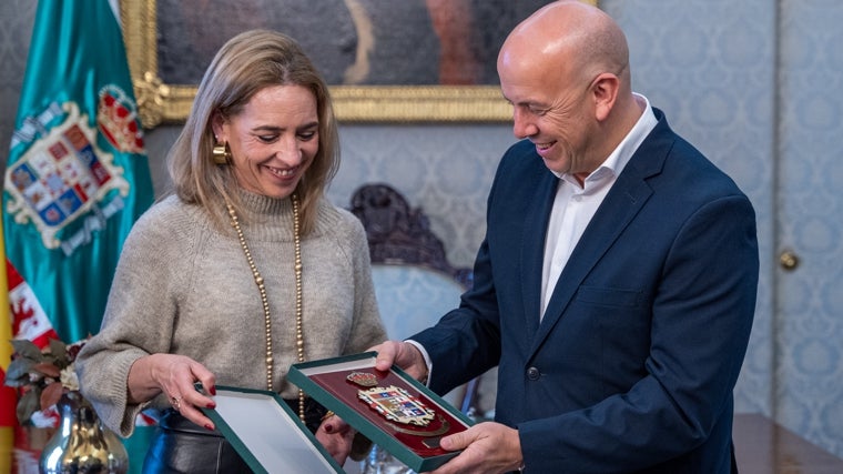 Almudena Martínez recibió a Pedro Curtido.