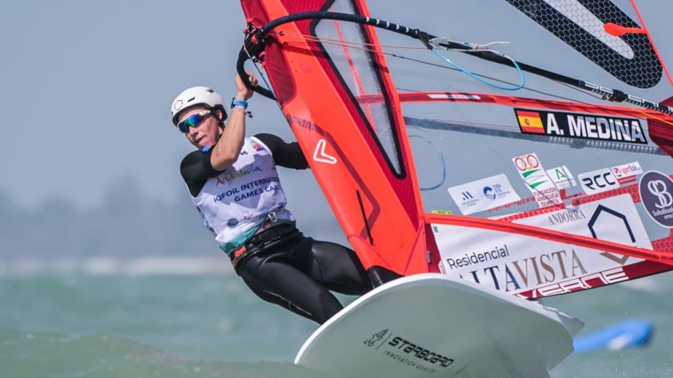 Antonio Medina está presente en la Bahía de Cádiz.