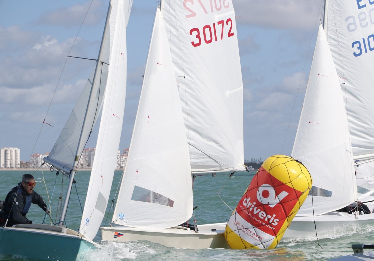 La Liga Driveris continúa desarrollándose en las aguas de la Bahía de Cádiz.