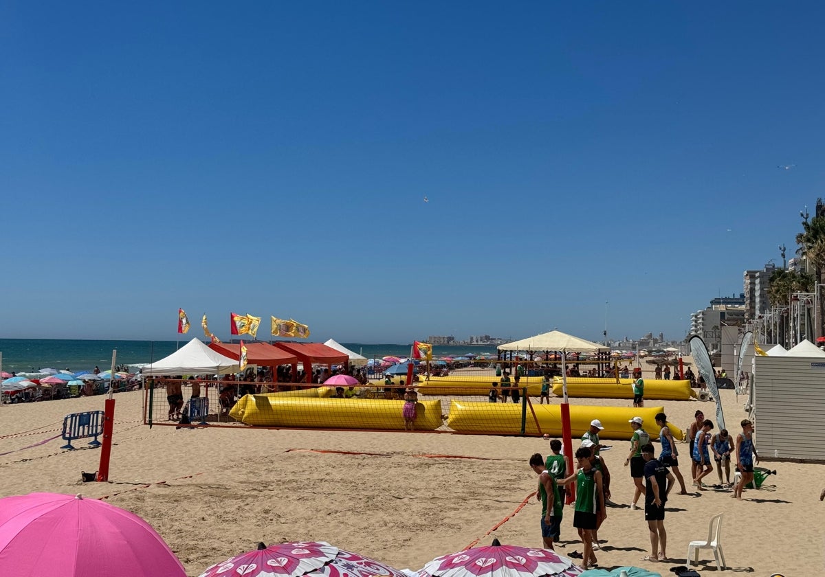 Cádiz se consolida como epicentro andaluz del voley playa
