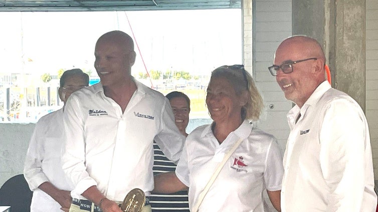 «Leiden» conquista la XIII Regata Blas de Lezo tras una dura travesía nocturna por el golfo de Cádiz