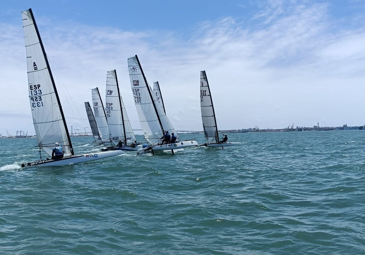 La competición se celebra este fin de semana en la Bahía de Cádiz.