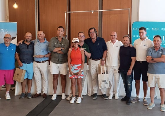 El cuadro de honor del campeonato, junto a los organizadores y patrocinadores, el sábado en las instalaciones de la Hacienda Links Golf Resort.