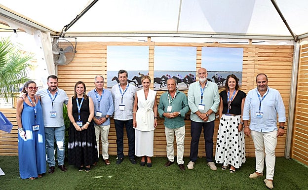 La presidenta de la Diputación de Cádiz, en el centro, hizo de anfitriona.
