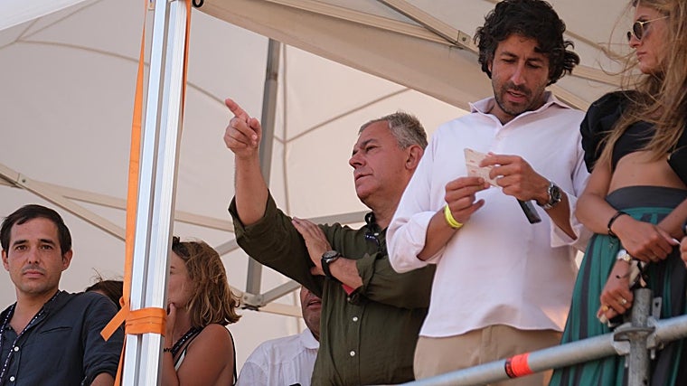 José Luis Sanz, alcalde de Sevilla, ha estado presente en Sanlúcar de Barrameda durante el segundo ciclo.