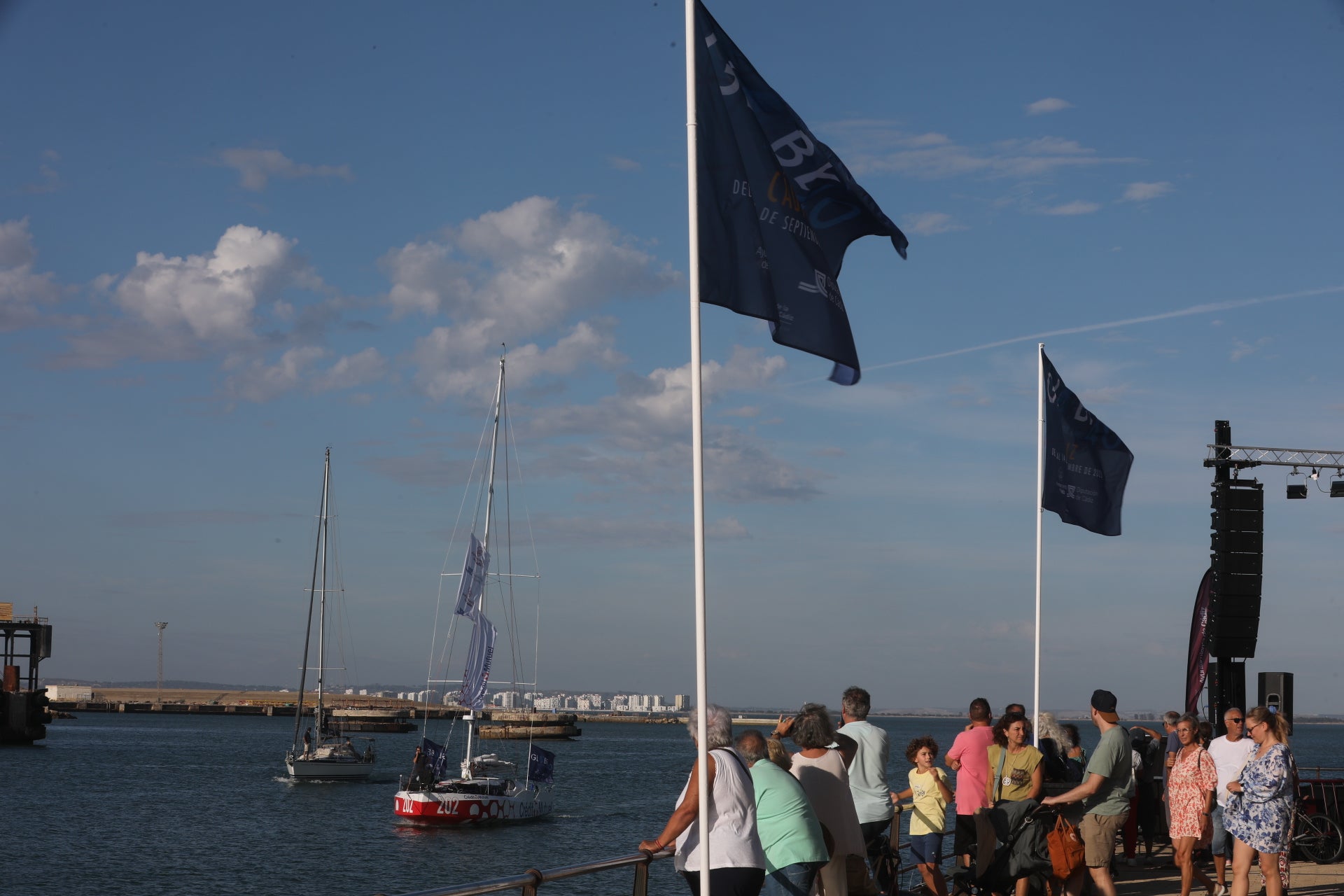 Las imágenes de la llegada de los primeros barcos para la Globe 40