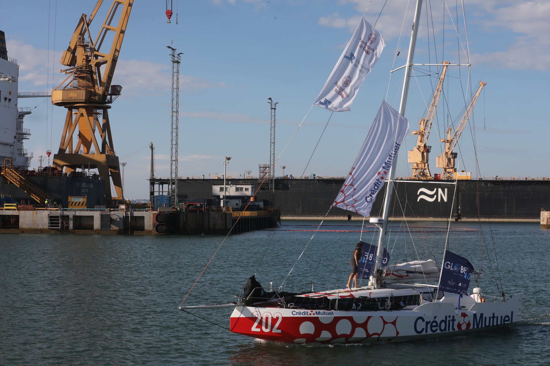 Las imágenes de la llegada de los primeros barcos para la Globe 40