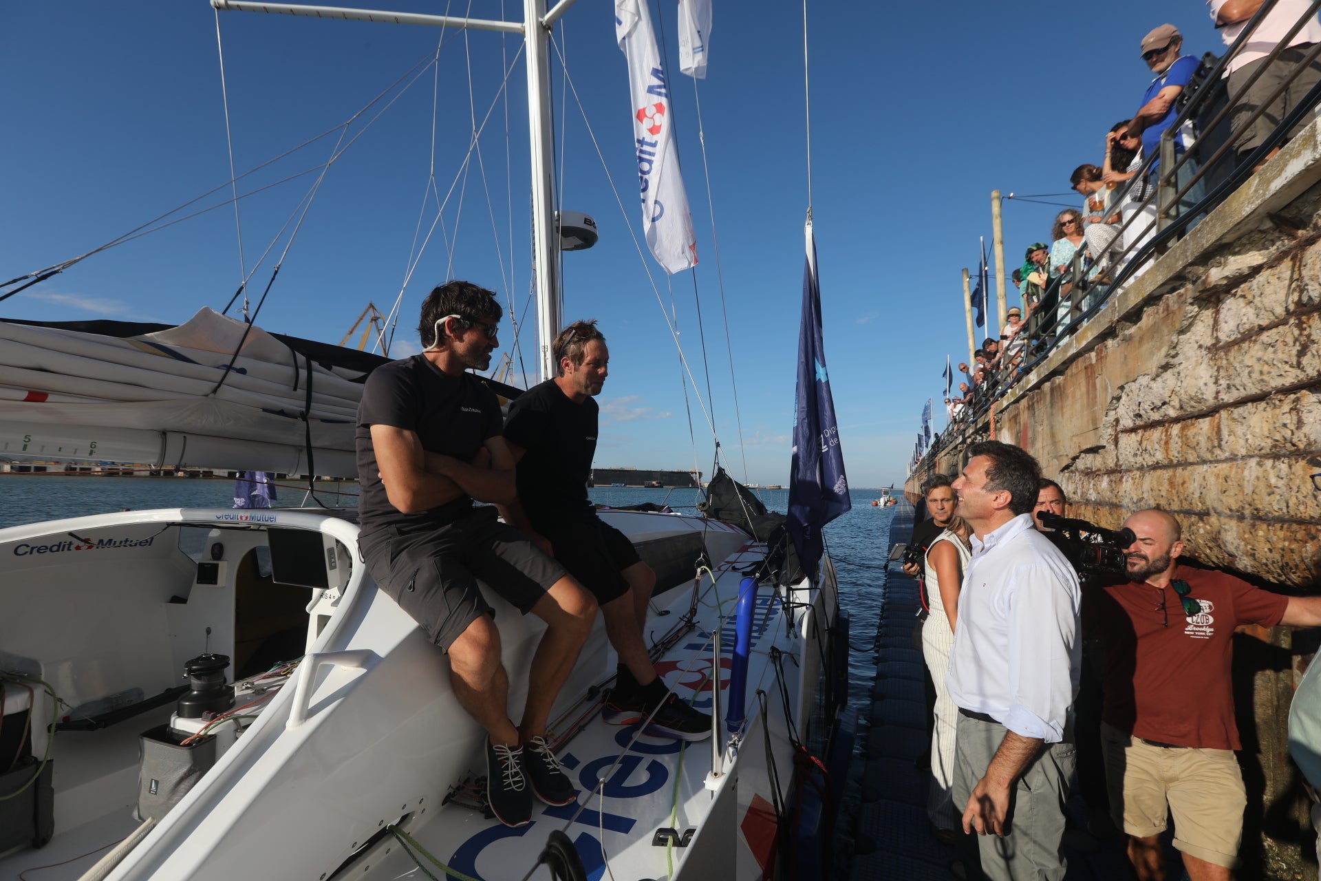 Las imágenes de la llegada de los primeros barcos para la Globe 40