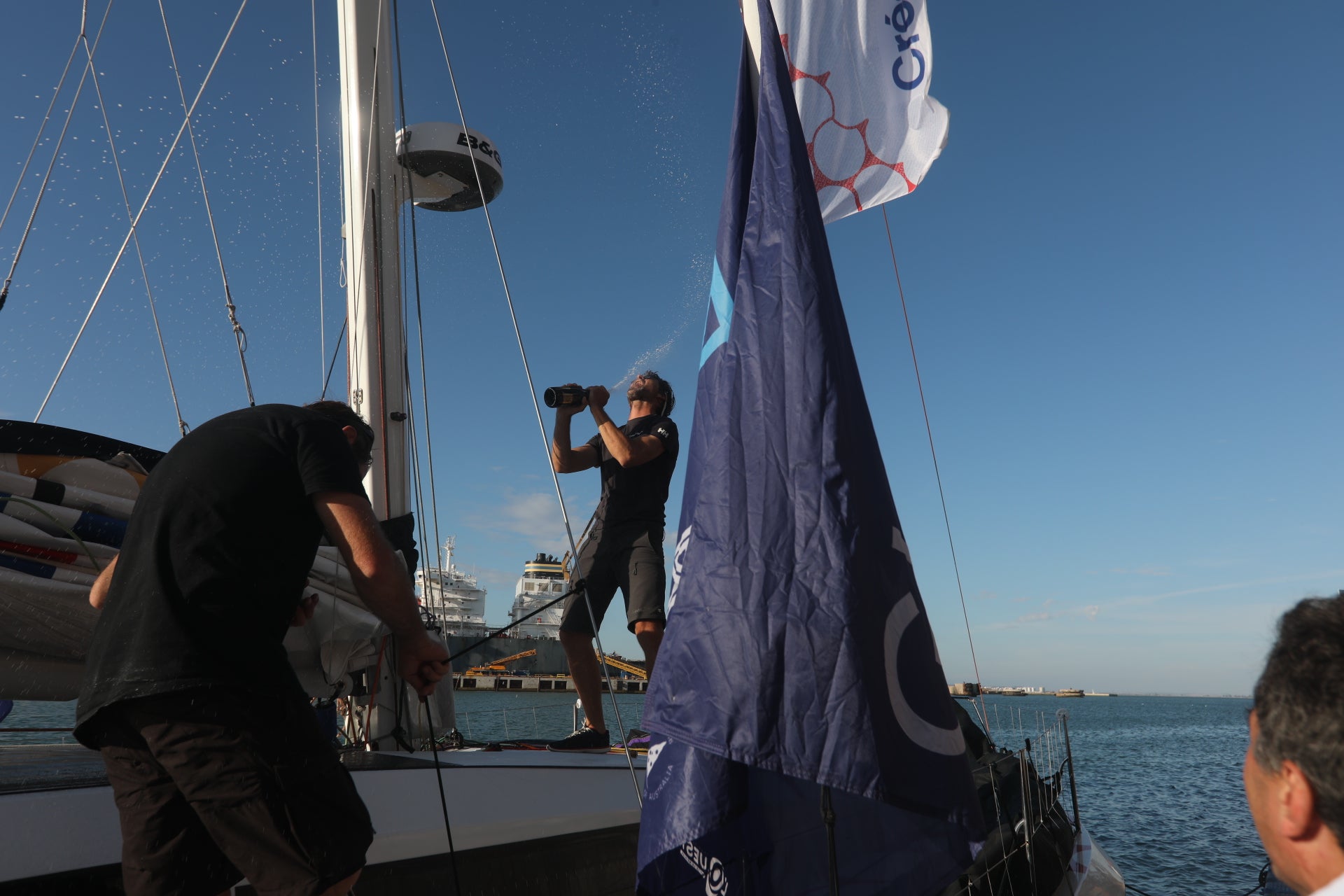 Las imágenes de la llegada de los primeros barcos para la Globe 40