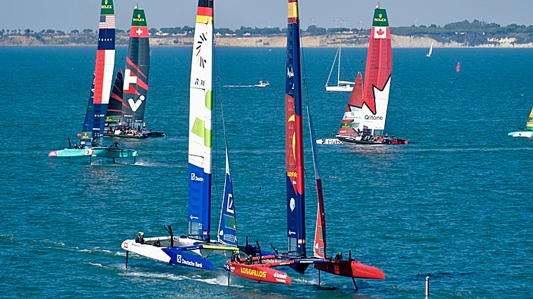 El equipo alemán junto a la expedición española en la Bahía de Cádiz.
