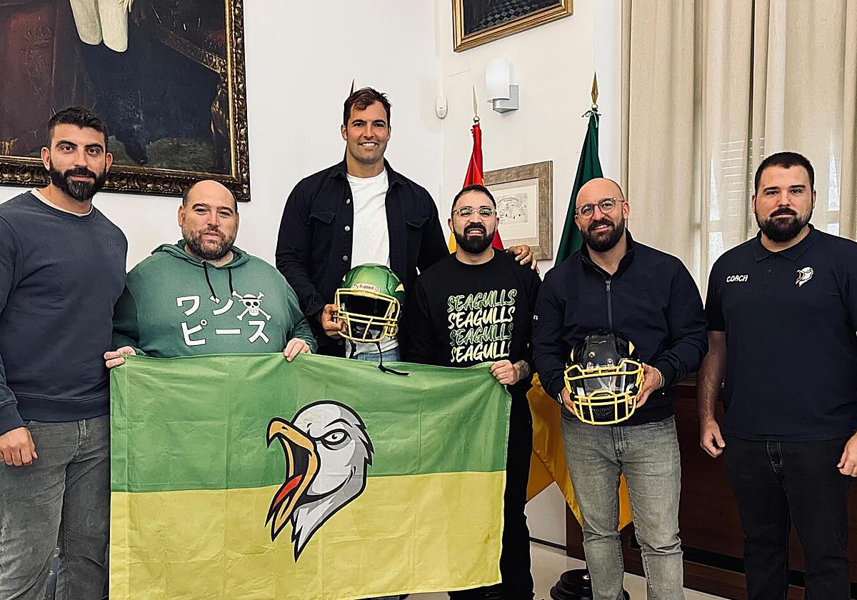Alejandro Villanueva en su visita al Ayuntamiento de El Puerto de Santa María.