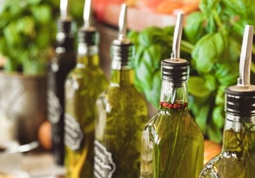Alertan de fraude en varios aceites de oliva que compramos en el  supermercado y que «realmente no lo son»