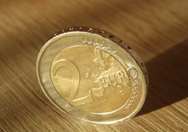 Si te encuentras esta moneda de 2 euros no pienses que es falsa: es el nuevo diseño que se lanzará en España desde esta fecha