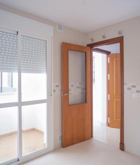 Imagen secundaria 2 - Se vende un piso nuevo a estrenar en este pueblo de Cádiz por 52.000 euros: está a menos de una hora de la playa