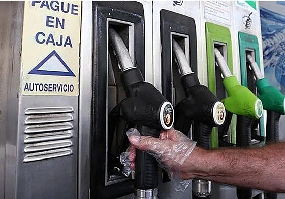 La OCU revela el gran secreto: estos son los días de la semana en los que no deberías echar gasolina