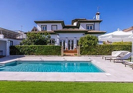 El impresionante chalet que está a la venta en Chiclana y causa furor en redes sociales: «Tu refugio perfecto en la costa»