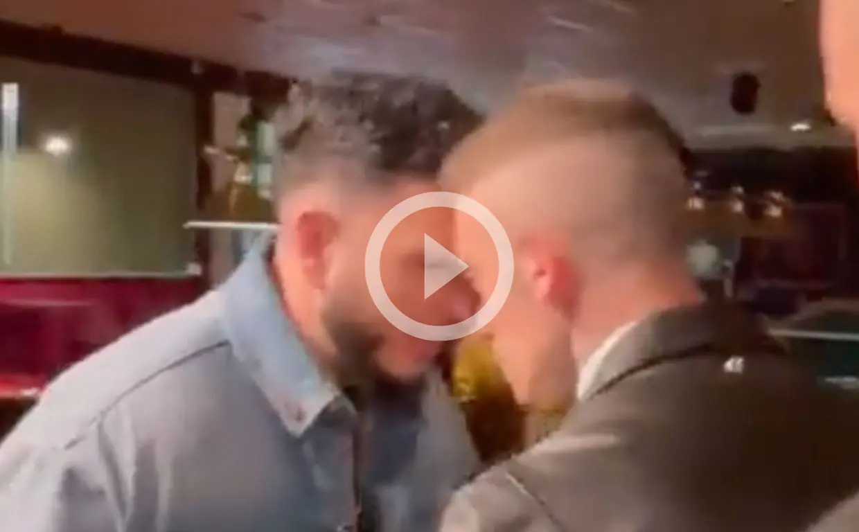 Vídeo de Omar Montes dando un botellazo a un chico en un bar
