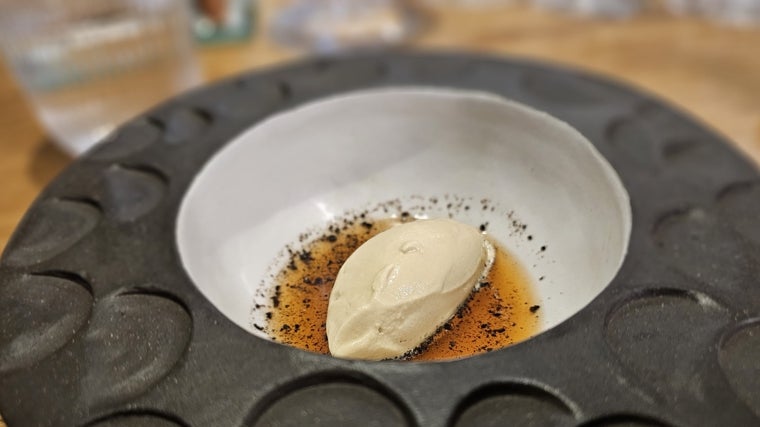 Pimiento rojo asado, pistacho y aceitunas