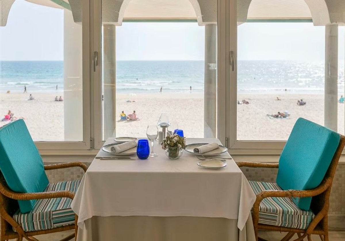 Restaurante Isla de León en el Hotel Playa Victoria de Cádiz