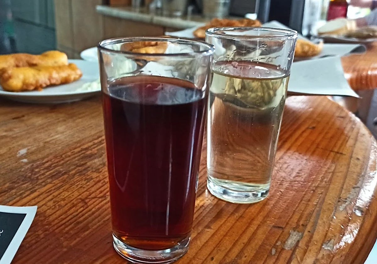 Chatos en la clásica bodeguita de Chipiona, Cádiz