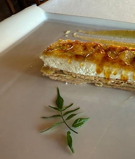 Imagen secundaria 2 - Variedad de plato y postres del restaurante El Duque