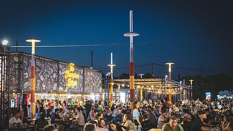 Ambiente en una de las paradas de la competición de hamburguesas este año