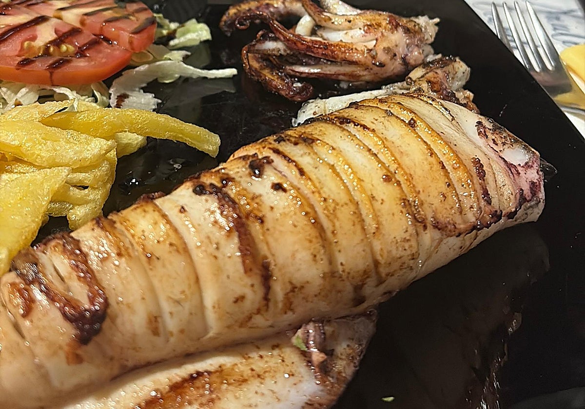 Calamar a la plamcha en Titus Bar