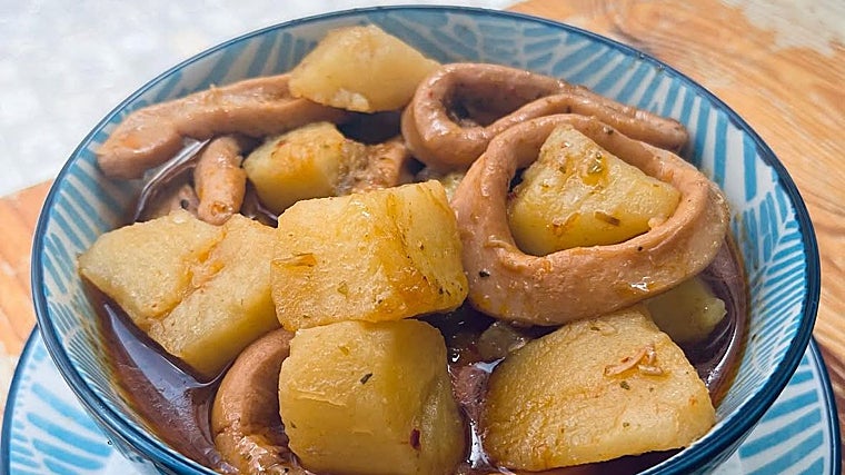 Papas guisadas con calamaeres en adobo de Casa Pepe