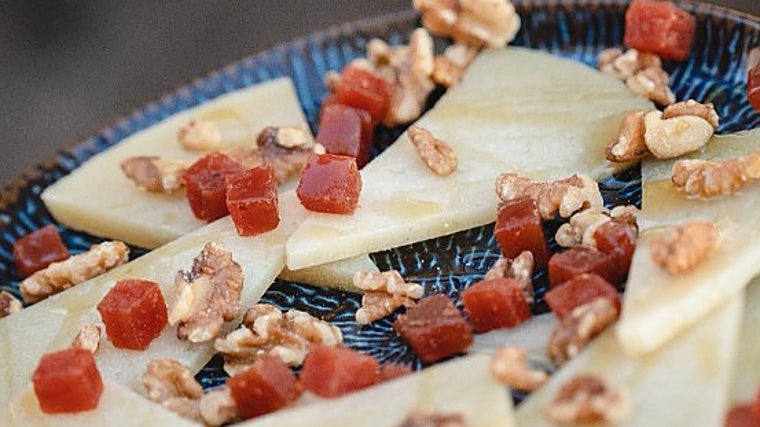 Tapa de quesos de los pueblos blancos de Cádiz en La Iluminá