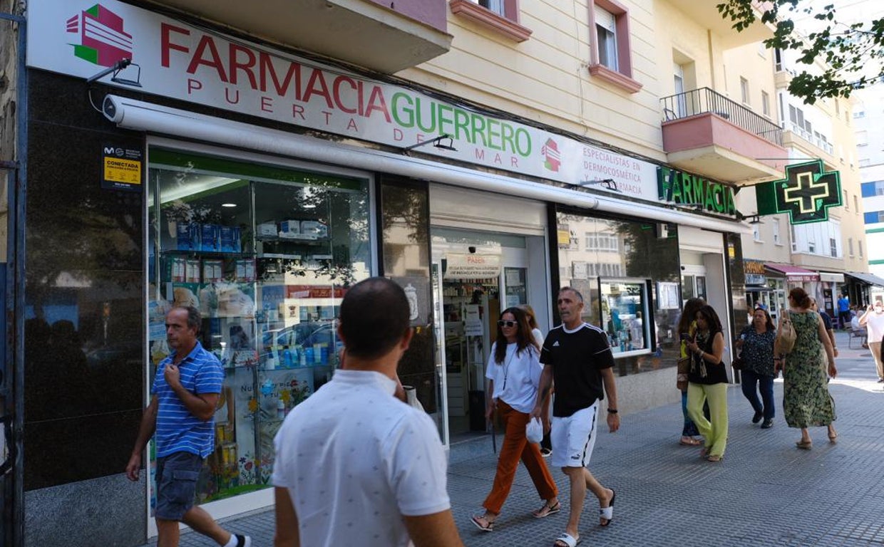 Las farmacias vuelven a llenarse ante la demanda de test de antígenos.