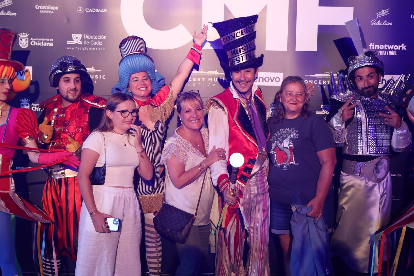 Búscate en el concierto de Save the Queen en Chiclana