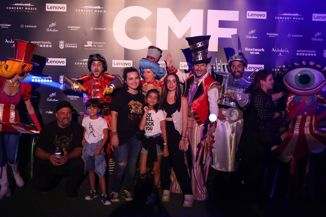 Búscate en el concierto de Save the Queen en Chiclana