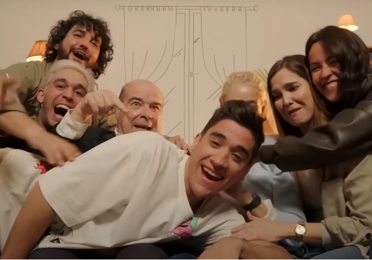 Los Serrano en el videoclip de Fran Perea