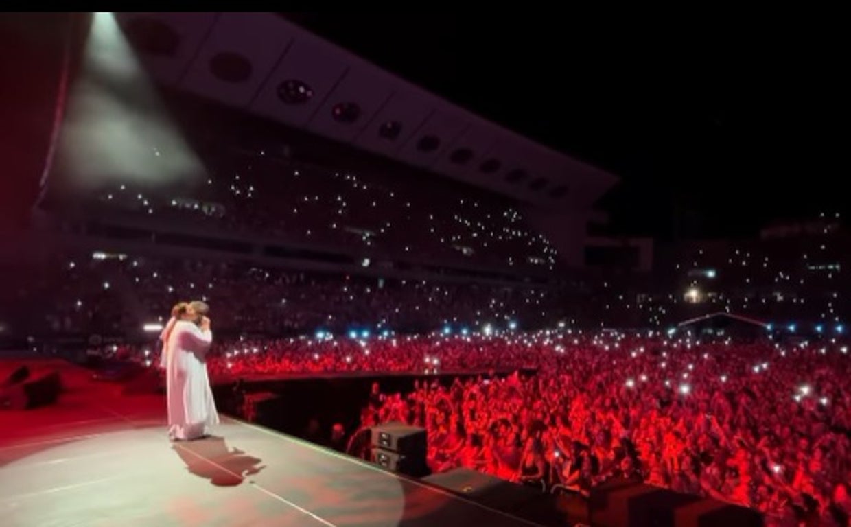 Alejandro Sanz y Niña Pastori regalan su amor incondicional a Cádiz en un concierto apoteósico