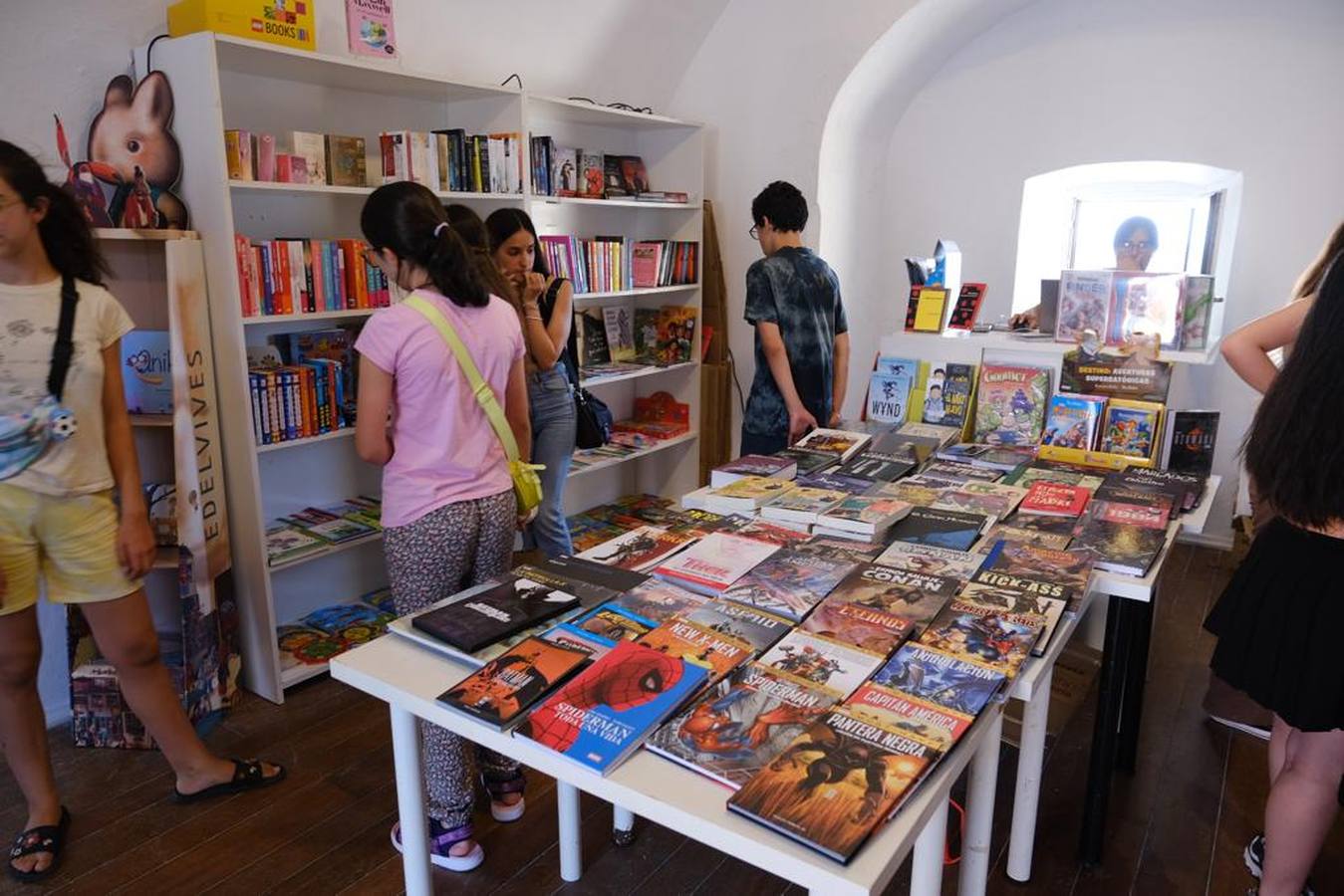 Blue Jeans firma ejemplares de su obra en la Feria del Libro de Cádiz