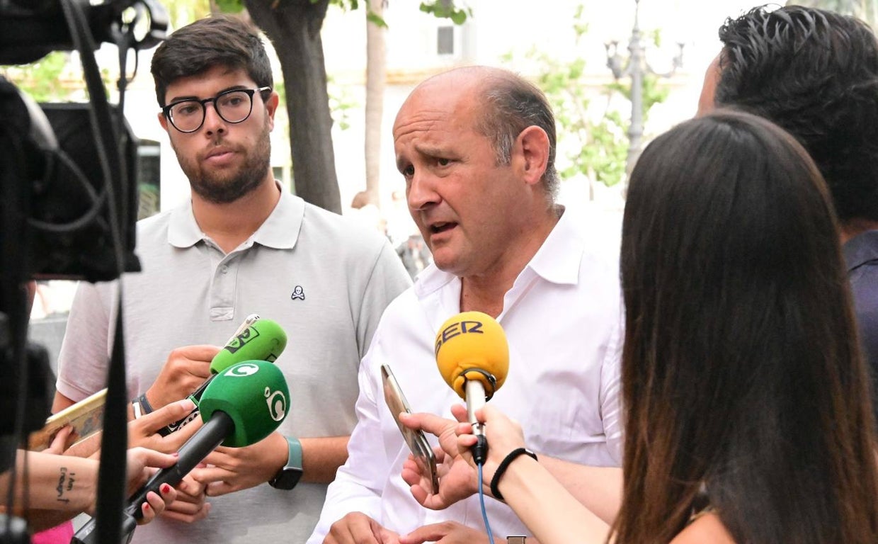 Juancho Ortiz: «No sé qué problema tiene Kichi con Miguel Ángel Blanco para no ponerle una calle en Cádiz»