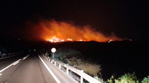 Declarado un incendio en un paraje rural de Olvera