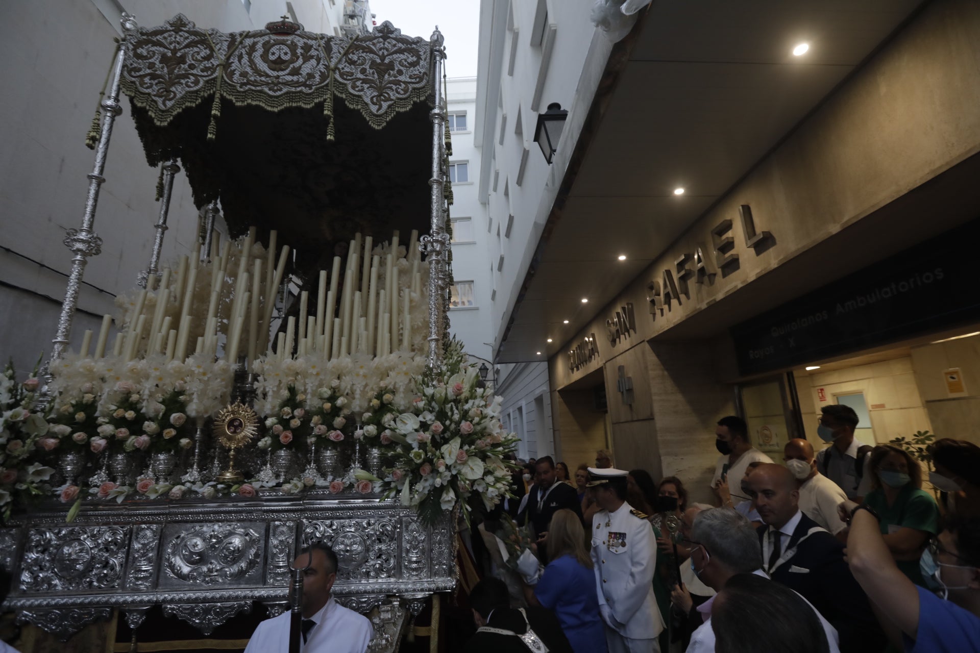 En imágenes: Así ha sido el reencuentro de la Virgen del Carmen con los gaditanos