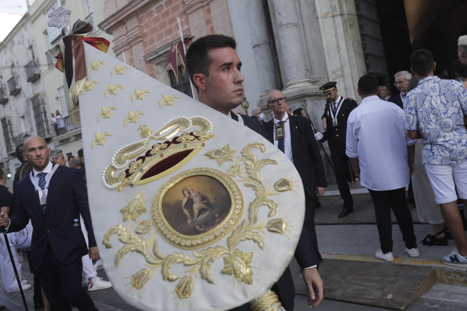 En imágenes: Así ha sido el reencuentro de la Virgen del Carmen con los gaditanos